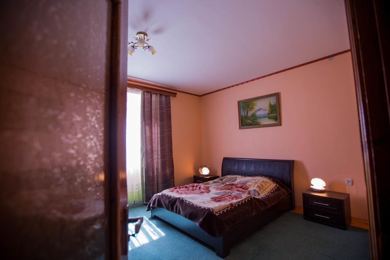 Guest House In Drachino Свалява Екстер'єр фото